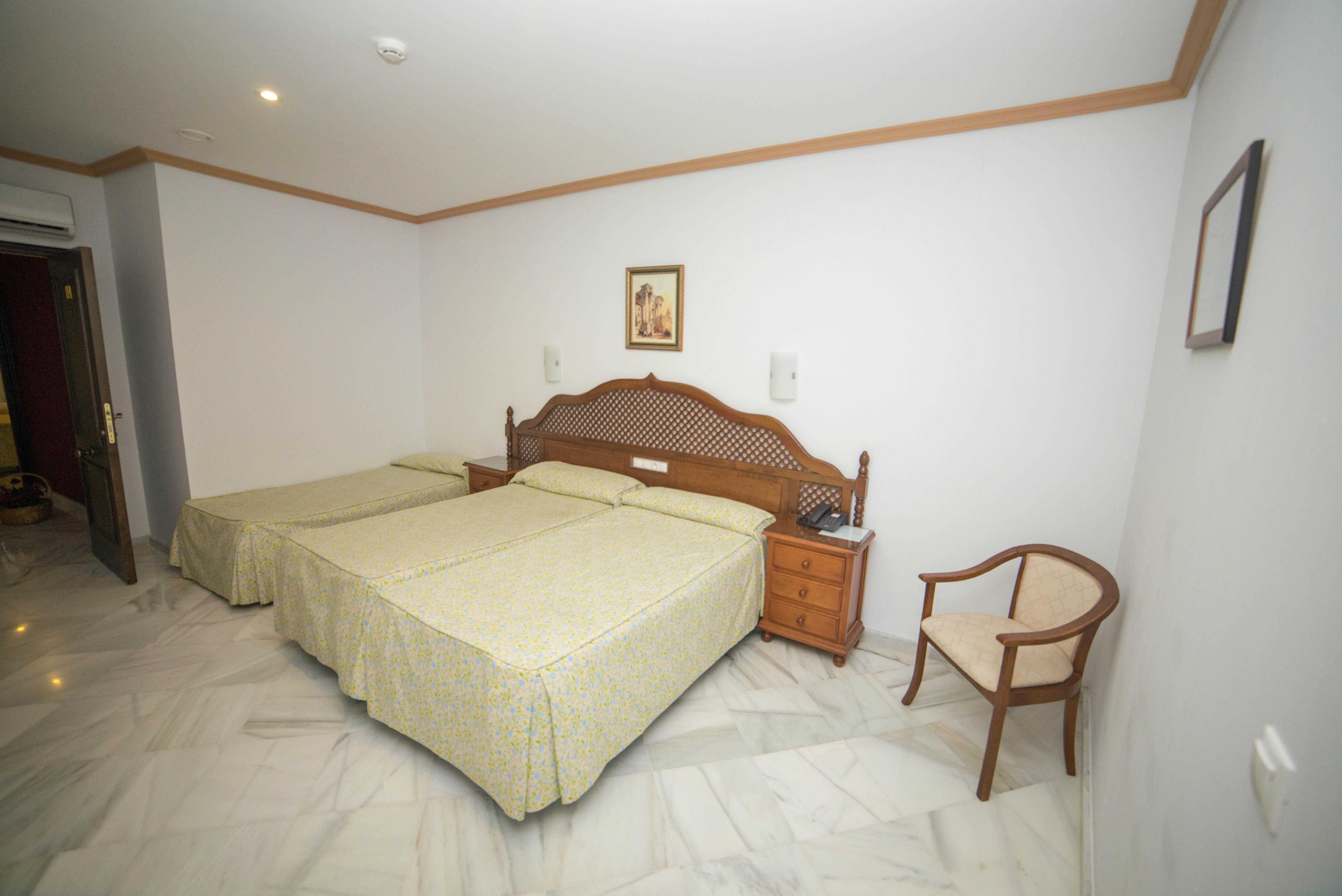 Hotel Los Omeyas Кордоба Екстериор снимка