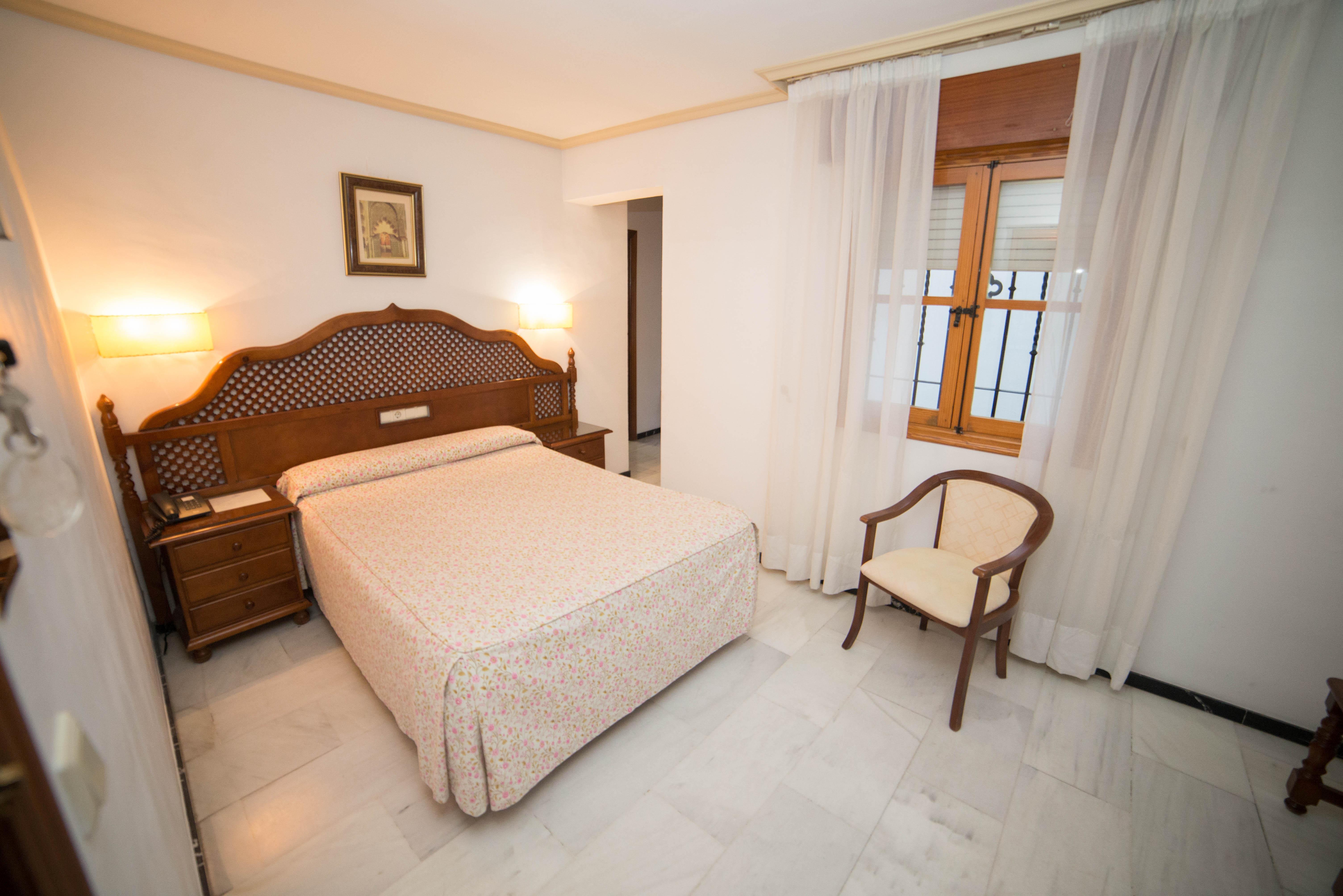 Hotel Los Omeyas Кордоба Екстериор снимка