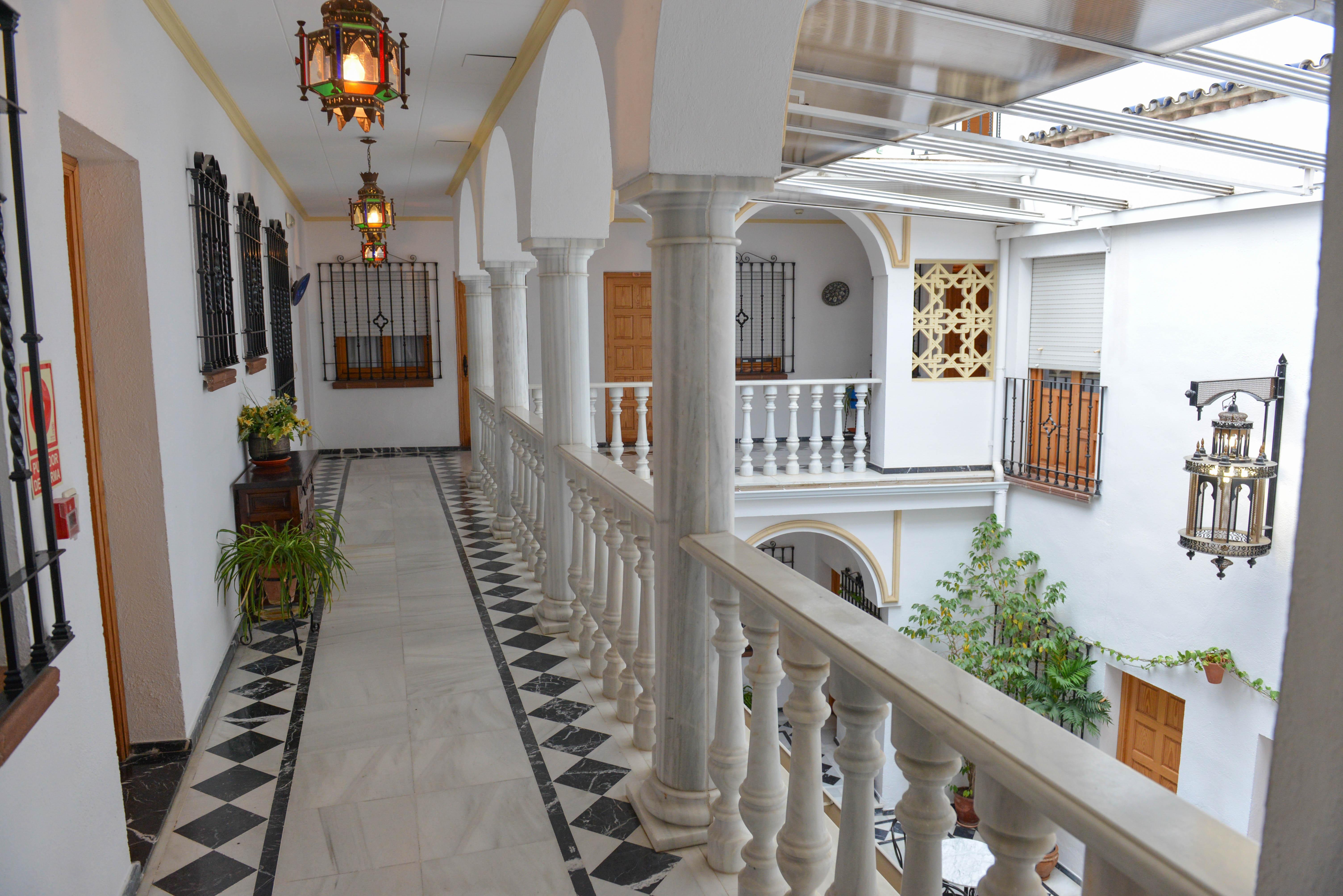 Hotel Los Omeyas Кордоба Екстериор снимка