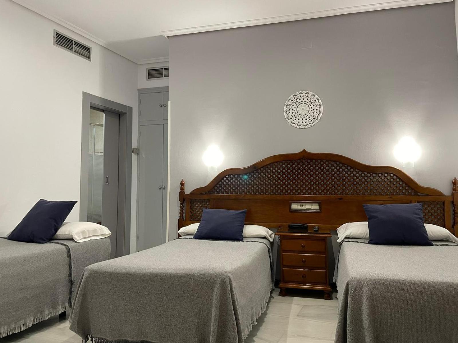 Hotel Los Omeyas Кордоба Екстериор снимка