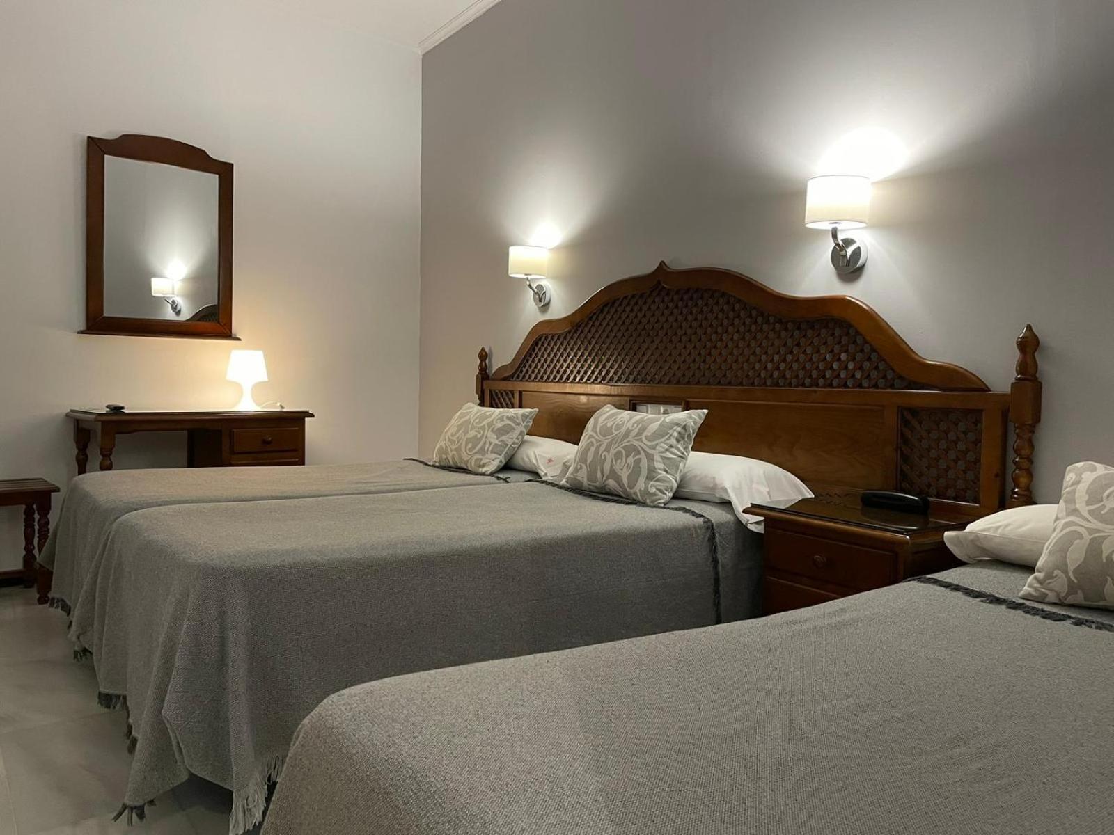 Hotel Los Omeyas Кордоба Екстериор снимка
