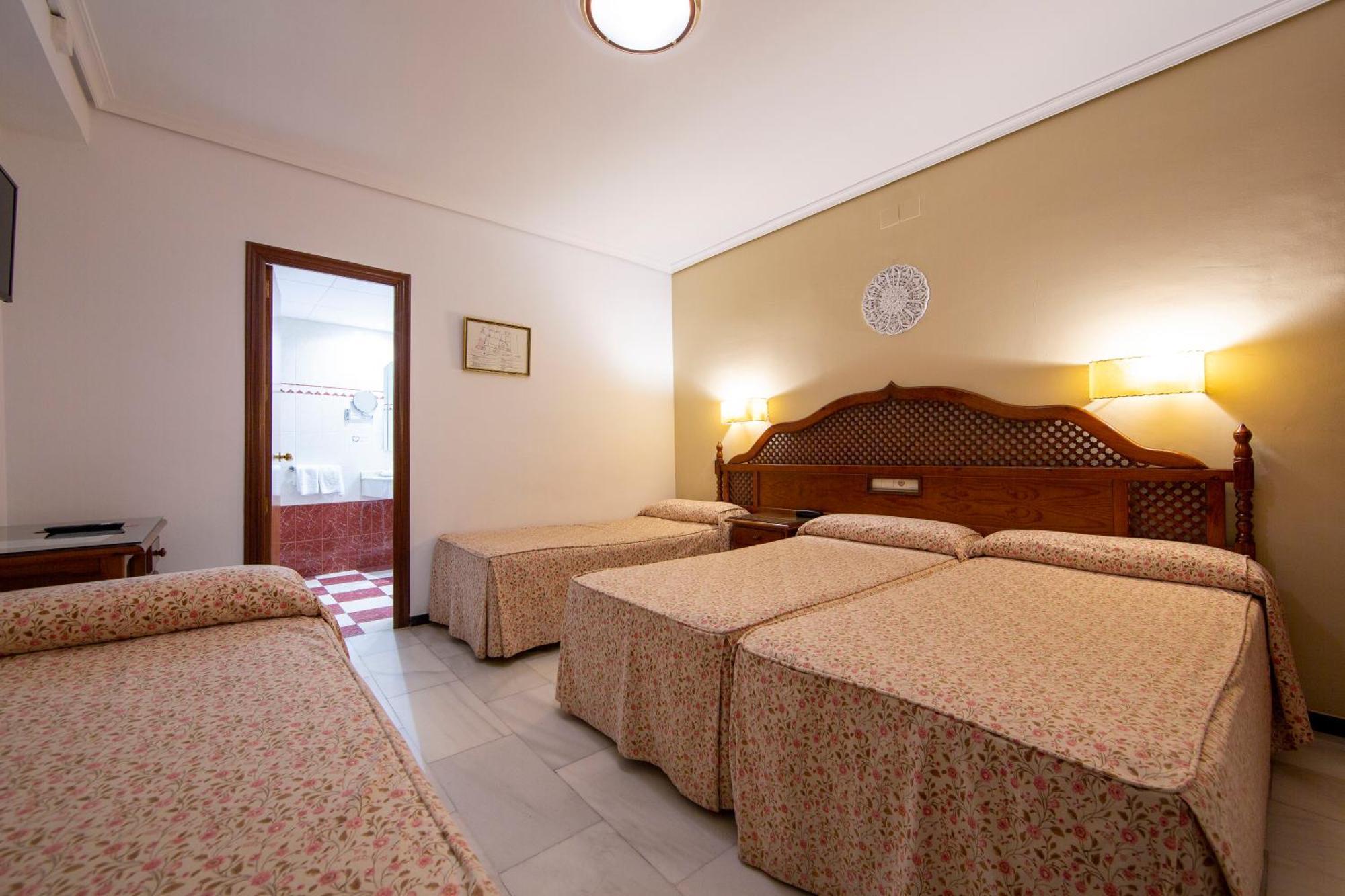 Hotel Los Omeyas Кордоба Екстериор снимка