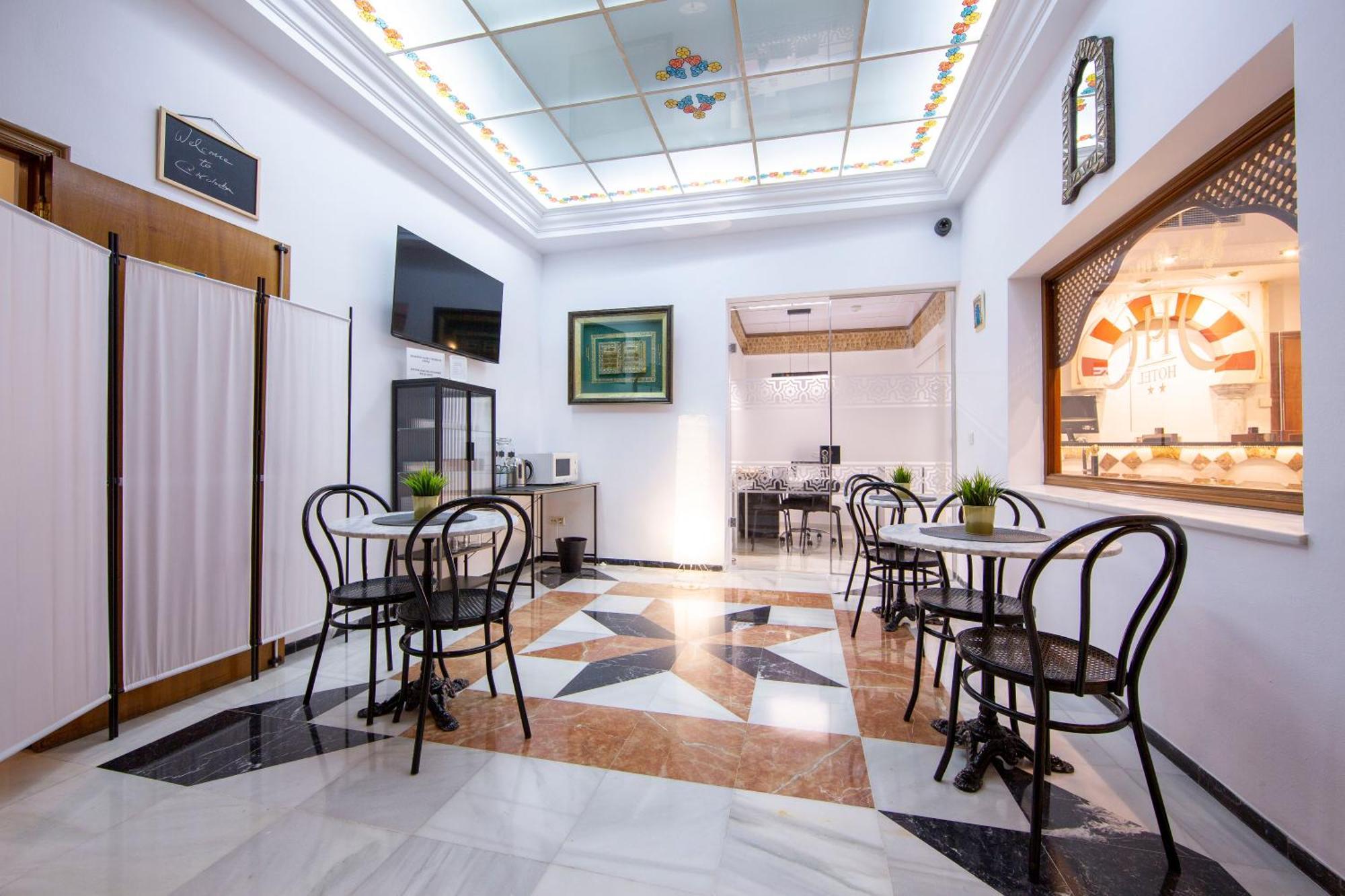 Hotel Los Omeyas Кордоба Екстериор снимка