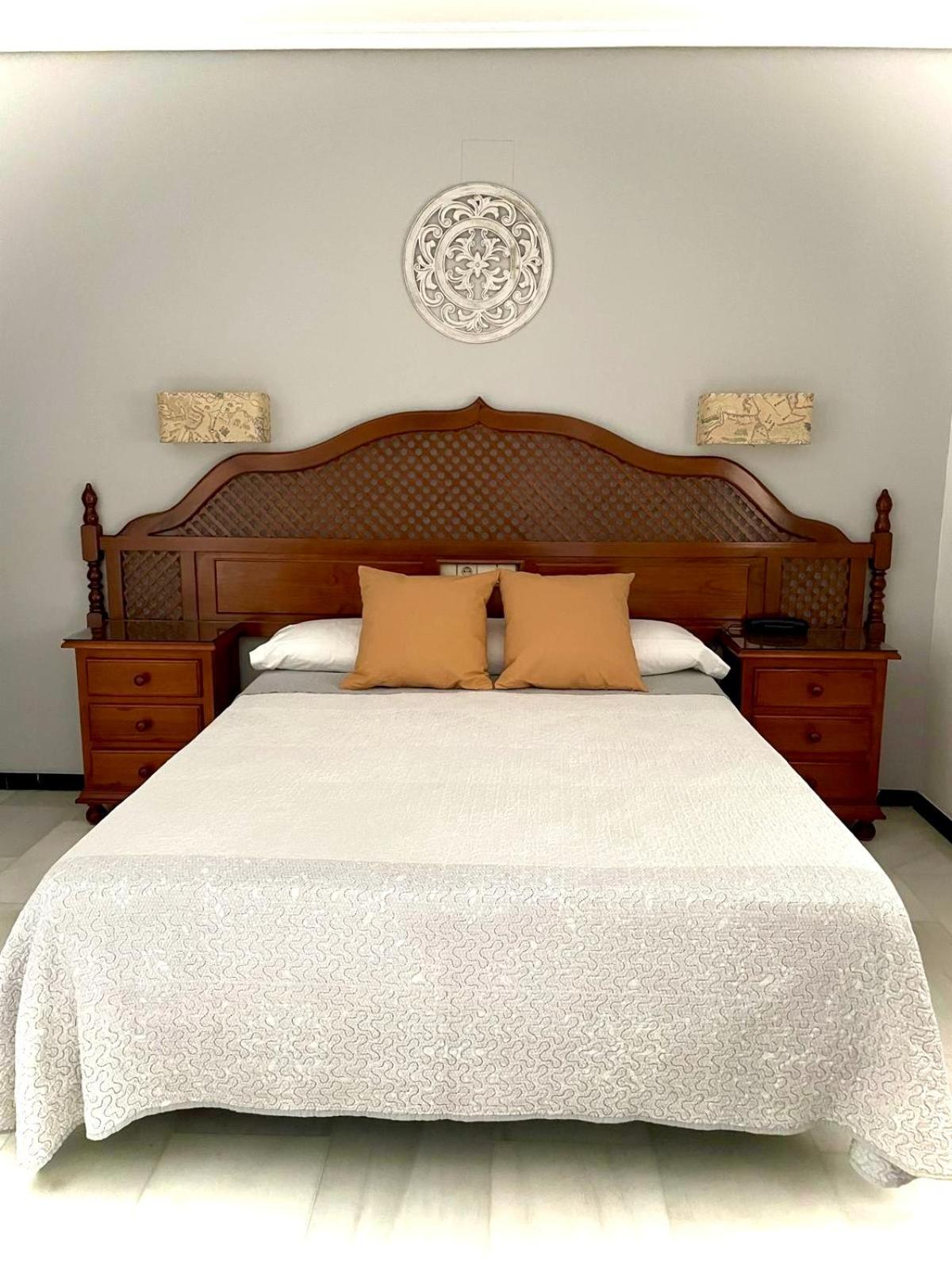 Hotel Los Omeyas Кордоба Екстериор снимка
